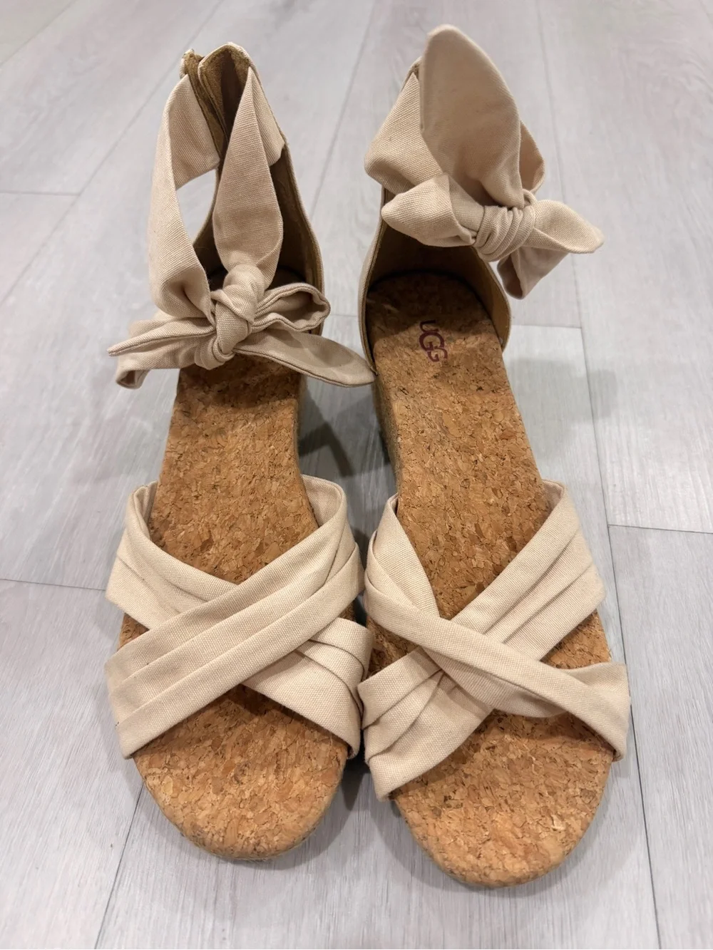 UGG Yarrow Espadrille Wedge Sandals Size 10 Beige Bow Ankle